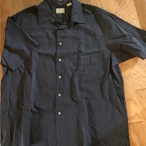 Men’s Arrow Black striped short sleeve button down.  XL